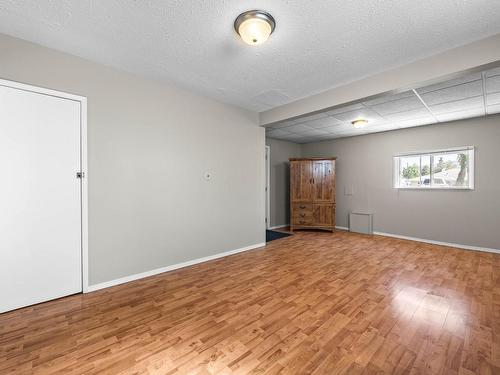 936 Surrey Ave, Kamloops, BC - Indoor Photo Showing Other Room