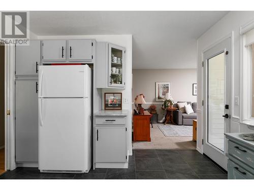 1255 Raymer Avenue Unit# 504, Kelowna, BC - Indoor Photo Showing Kitchen