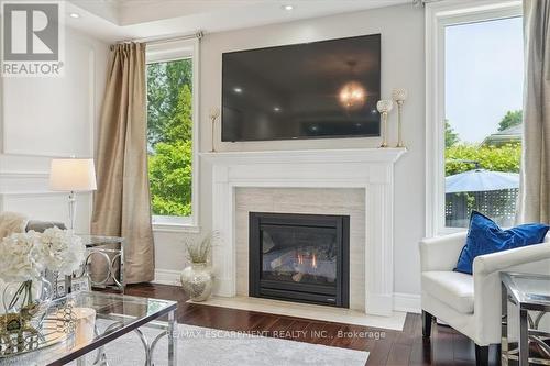 8 Felicia Court, Hamilton, ON - Indoor Photo Showing Living Room With Fireplace