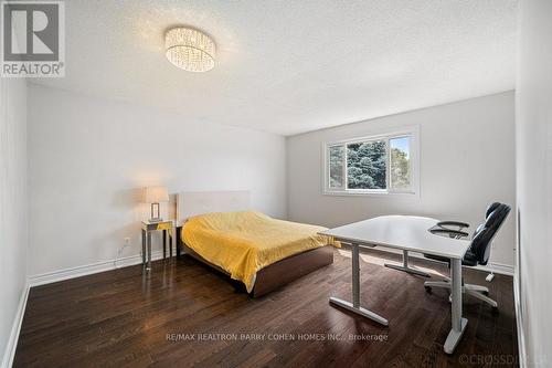 30 Beasley Drive, Richmond Hill, ON - Indoor Photo Showing Bedroom