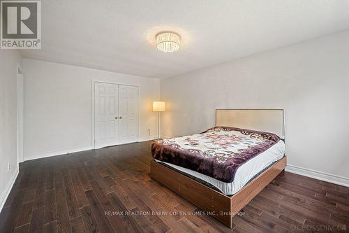30 Beasley Drive, Richmond Hill, ON - Indoor Photo Showing Bedroom