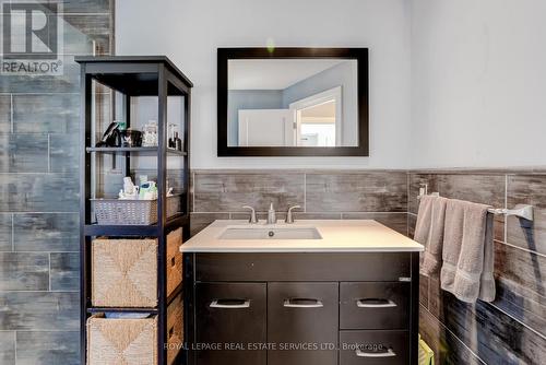 194 Sylvan Avenue, Toronto, ON - Indoor Photo Showing Bathroom