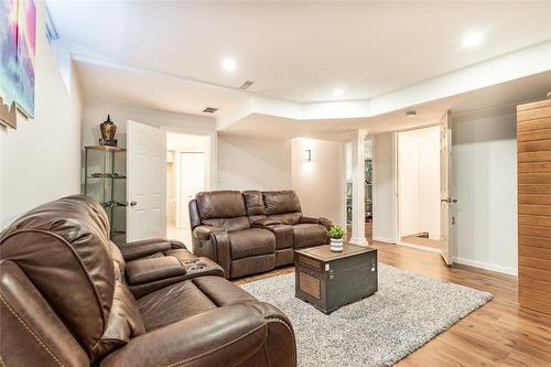 Fourth level family room - 91 Hedge Lawn Drive, Grimsby, ON - Indoor Photo Showing Living Room