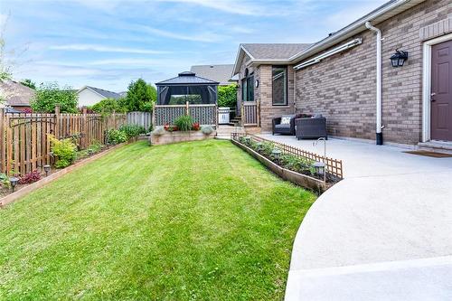 Beautiful, large backyard - 91 Hedge Lawn Drive, Grimsby, ON - Outdoor