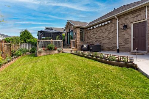 Your own gazebo, large backyard - 91 Hedge Lawn Drive, Grimsby, ON - Outdoor