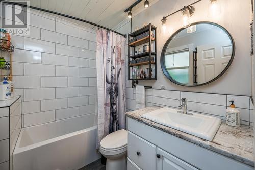 950 Burden Street, Prince George, BC - Indoor Photo Showing Bathroom