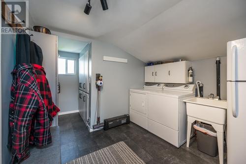 950 Burden Street, Prince George, BC - Indoor Photo Showing Laundry Room