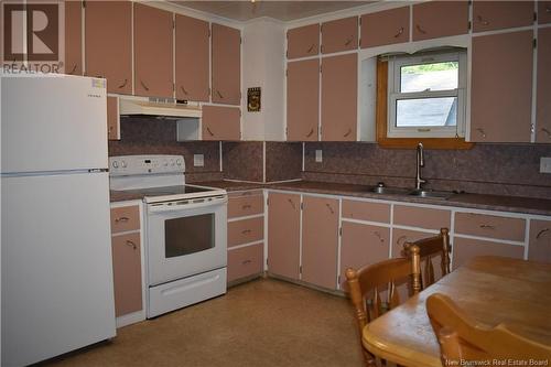 105 Saint Andrews Street, Woodstock, NB - Indoor Photo Showing Kitchen With Double Sink