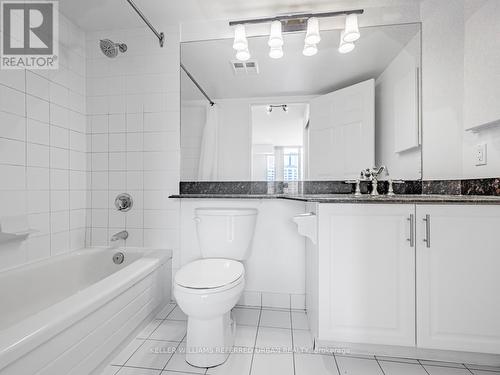 911 - 24 Wellesley Street W, Toronto, ON - Indoor Photo Showing Bathroom