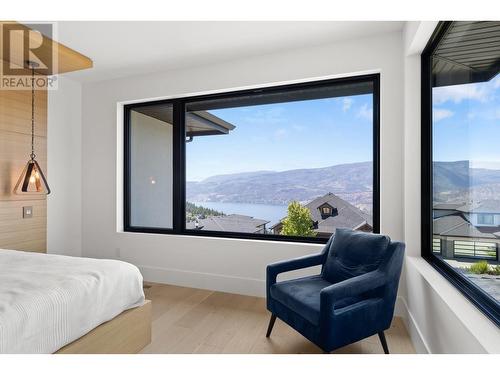 1462 Rocky Point Drive, Kelowna, BC - Indoor Photo Showing Bedroom