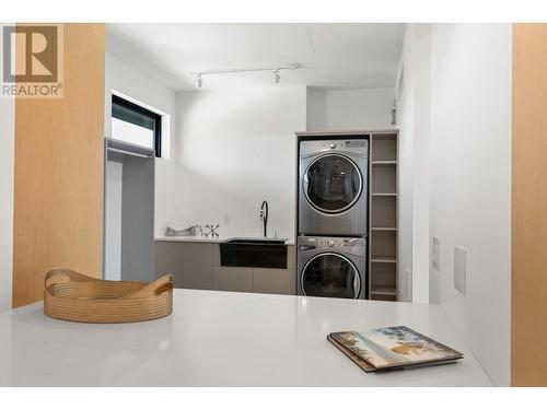 1462 Rocky Point Drive, Kelowna, BC - Indoor Photo Showing Laundry Room