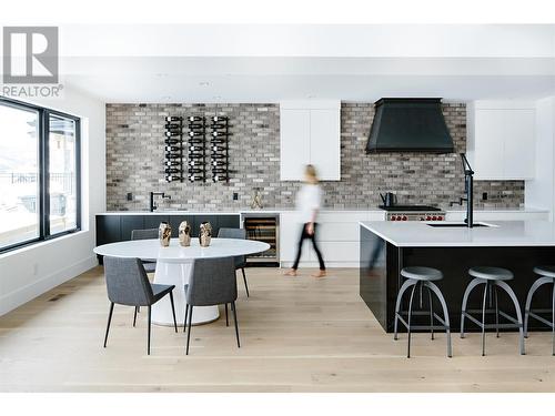 1462 Rocky Point Drive, Kelowna, BC - Indoor Photo Showing Dining Room