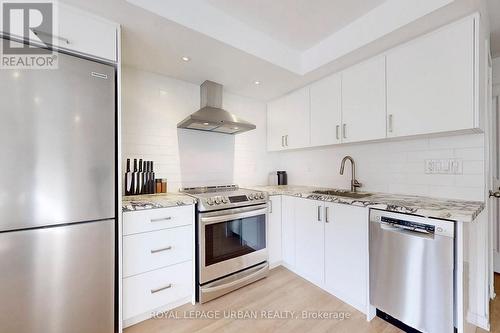 2 - 76 Munro Street, Toronto, ON - Indoor Photo Showing Kitchen With Upgraded Kitchen