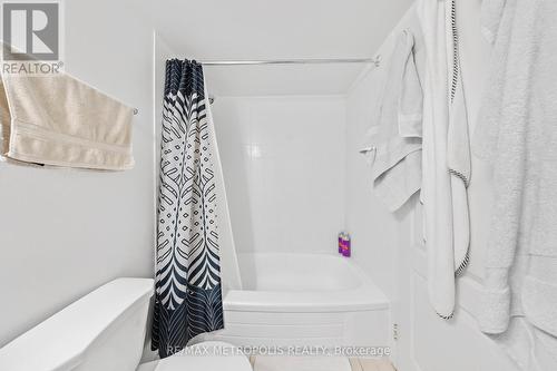 1808 - 330 Mccowan Road, Toronto, ON - Indoor Photo Showing Bathroom