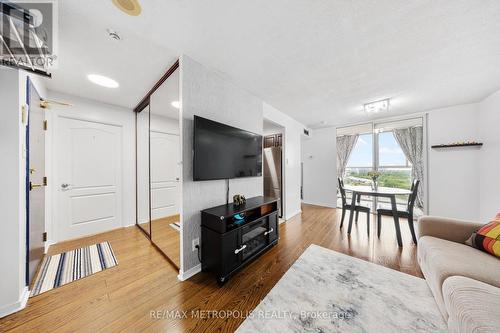 1808 - 330 Mccowan Road, Toronto, ON - Indoor Photo Showing Living Room