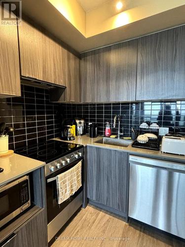 4409 - 395 Bloor Street E, Toronto, ON - Indoor Photo Showing Kitchen