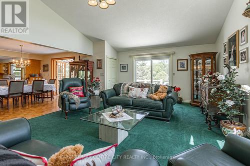 15260 Furnival Road, West Elgin, ON - Indoor Photo Showing Living Room