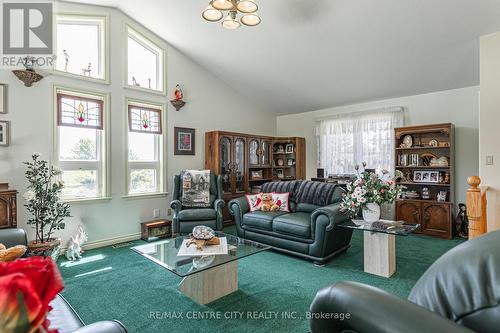 15260 Furnival Road, West Elgin, ON - Indoor Photo Showing Living Room