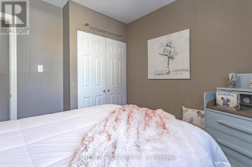 154 Water Street, Southwest Middlesex, ON - Indoor Photo Showing Bedroom