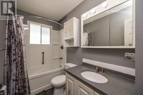 2773 Quince Street, Prince George, BC - Indoor Photo Showing Bathroom