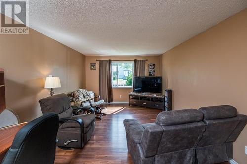 2773 Quince Street, Prince George, BC - Indoor Photo Showing Living Room