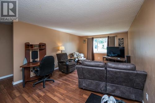 2773 Quince Street, Prince George, BC - Indoor Photo Showing Living Room