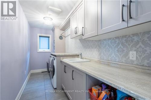 36 Kingspoint Circle, Hamilton (Winona), ON - Indoor Photo Showing Laundry Room