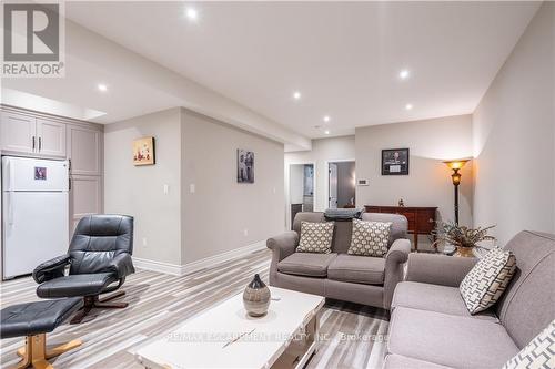 36 Kingspoint Circle, Hamilton (Winona), ON - Indoor Photo Showing Living Room