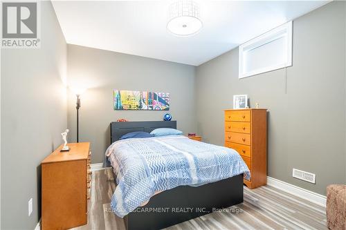 36 Kingspoint Circle, Hamilton (Winona), ON - Indoor Photo Showing Bedroom