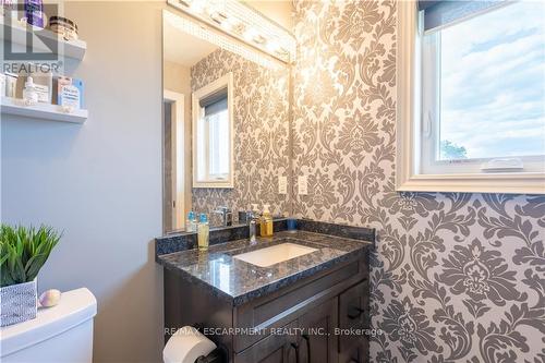 36 Kingspoint Circle, Hamilton, ON - Indoor Photo Showing Bathroom