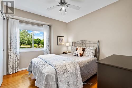 7 Thorncrest Road, Port Colborne, ON - Indoor Photo Showing Bedroom