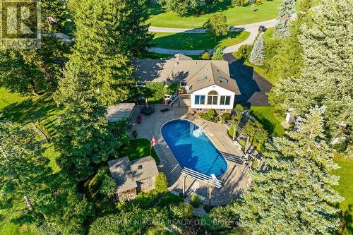 7 Thorncrest Road, Port Colborne, ON - Outdoor With In Ground Pool