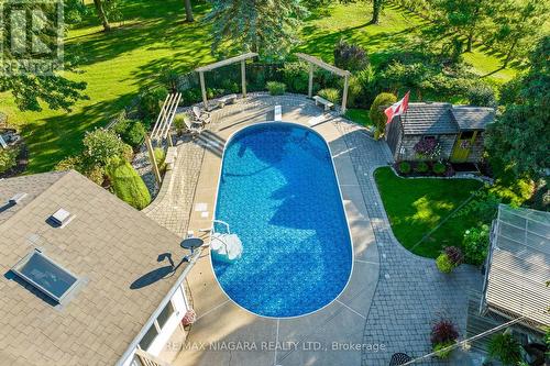 7 Thorncrest Road, Port Colborne, ON - Outdoor With In Ground Pool