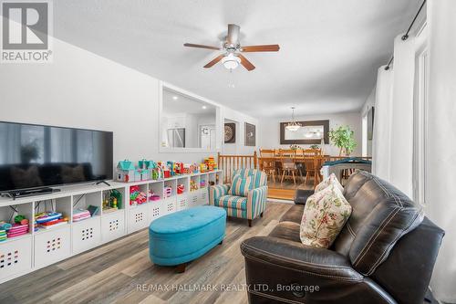 1140 Somerville 3Rd Conc., Kawartha Lakes, ON - Indoor Photo Showing Living Room