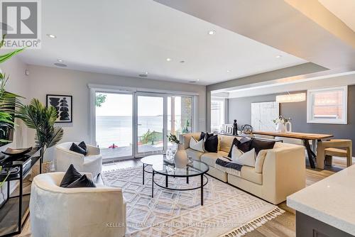 399 Lake Promenade, Toronto, ON - Indoor Photo Showing Living Room