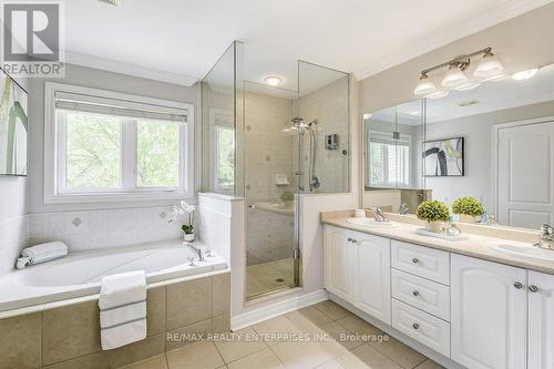 3303 Fox Run Circle, Oakville, ON - Indoor Photo Showing Bathroom