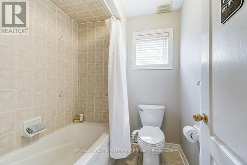 3303 Fox Run Circle, Oakville, ON - Indoor Photo Showing Bathroom