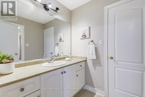 3303 Fox Run Circle, Oakville, ON - Indoor Photo Showing Bathroom
