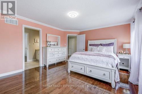 3303 Fox Run Circle, Oakville, ON - Indoor Photo Showing Bedroom