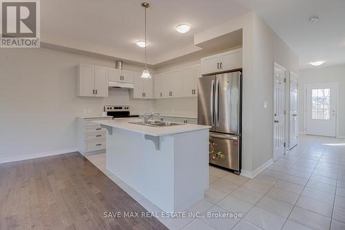 5 - 9 Braida Lane, Halton Hills (Acton), ON - Indoor Photo Showing Kitchen With Double Sink