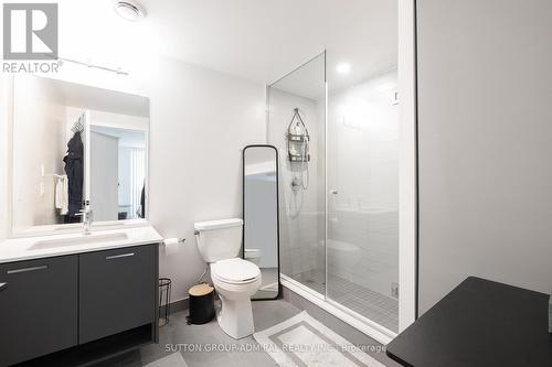 516 - 2300 St Clair Avenue W, Toronto, ON - Indoor Photo Showing Bathroom