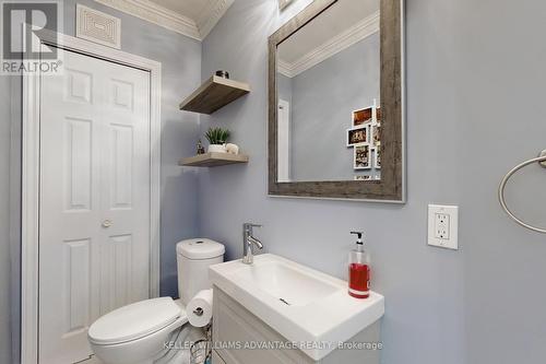 530 Silverthorn Avenue, Toronto, ON - Indoor Photo Showing Bathroom