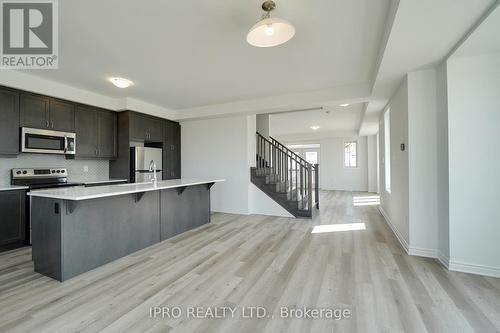 1208 Tanbark Avenue, Oakville, ON - Indoor Photo Showing Kitchen