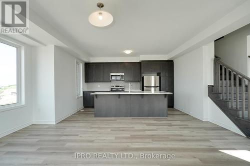 1208 Tanbark Avenue, Oakville, ON - Indoor Photo Showing Kitchen