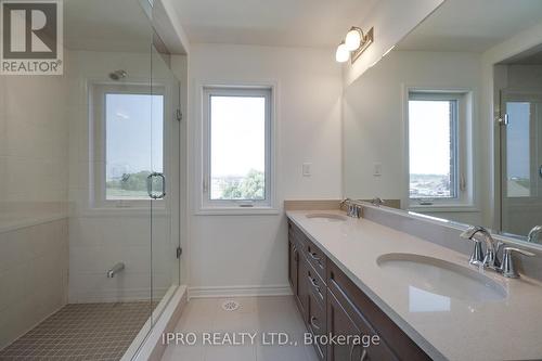 1208 Tanbark Avenue, Oakville, ON - Indoor Photo Showing Bathroom