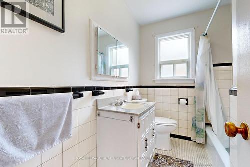 1362 Pharmacy Avenue, Toronto, ON - Indoor Photo Showing Bathroom