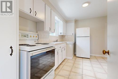 1362 Pharmacy Avenue, Toronto, ON - Indoor Photo Showing Kitchen