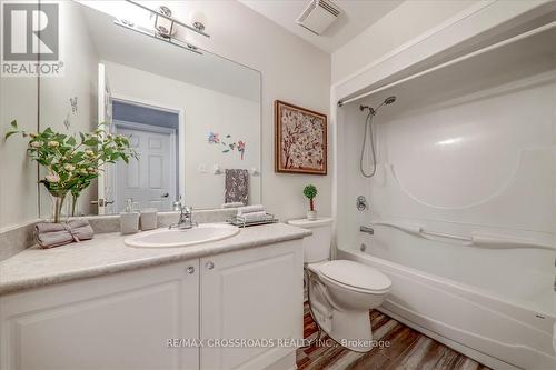 32 Dart Court, Clarington, ON - Indoor Photo Showing Bathroom