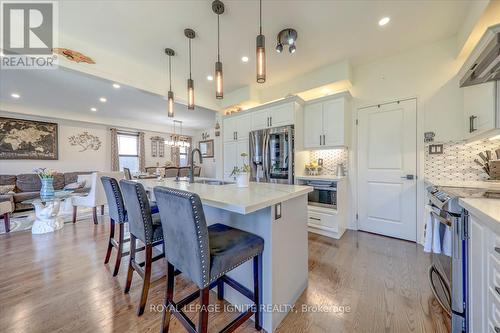 50 Crows Nest Lane, Clarington, ON - Indoor Photo Showing Kitchen With Upgraded Kitchen