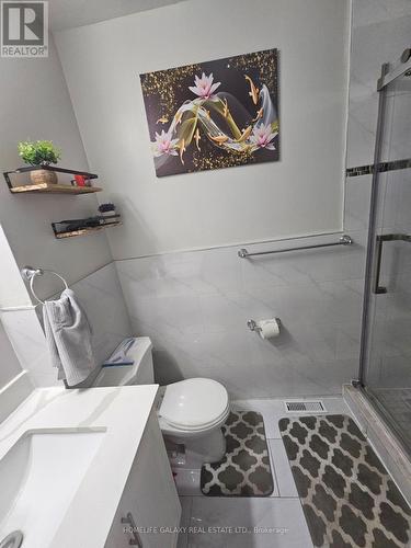 131 Wickson Trail, Toronto, ON - Indoor Photo Showing Bathroom
